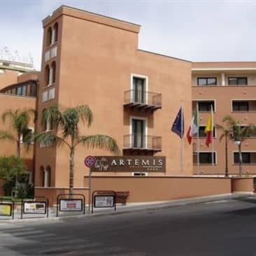 Artemis Hotel
